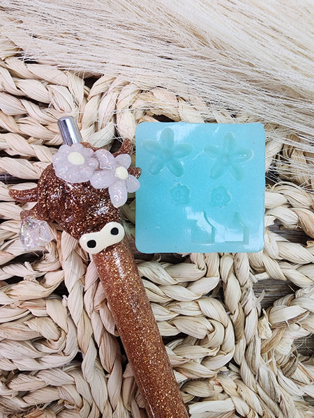 Highland cow Head & Flower with Ear Tag Resin - Epoxy Silicone Mold / Custom Made to Order / Wax Melts Mold / Freshie Vent Molds
