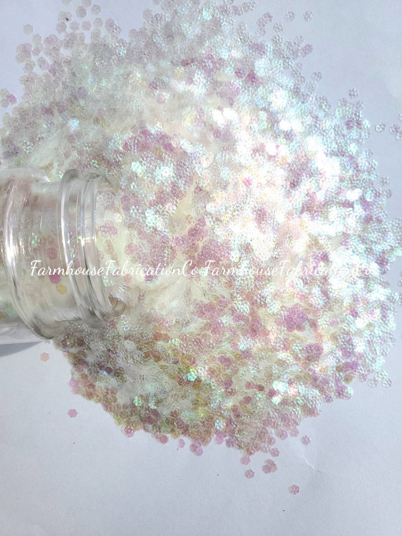 "Frostys Heart" Iridescent Glitter / 3D Glitter / Chunky Glitter / Chunky Opal Glitter / Tumbler Glitter / Polyester Glitter
